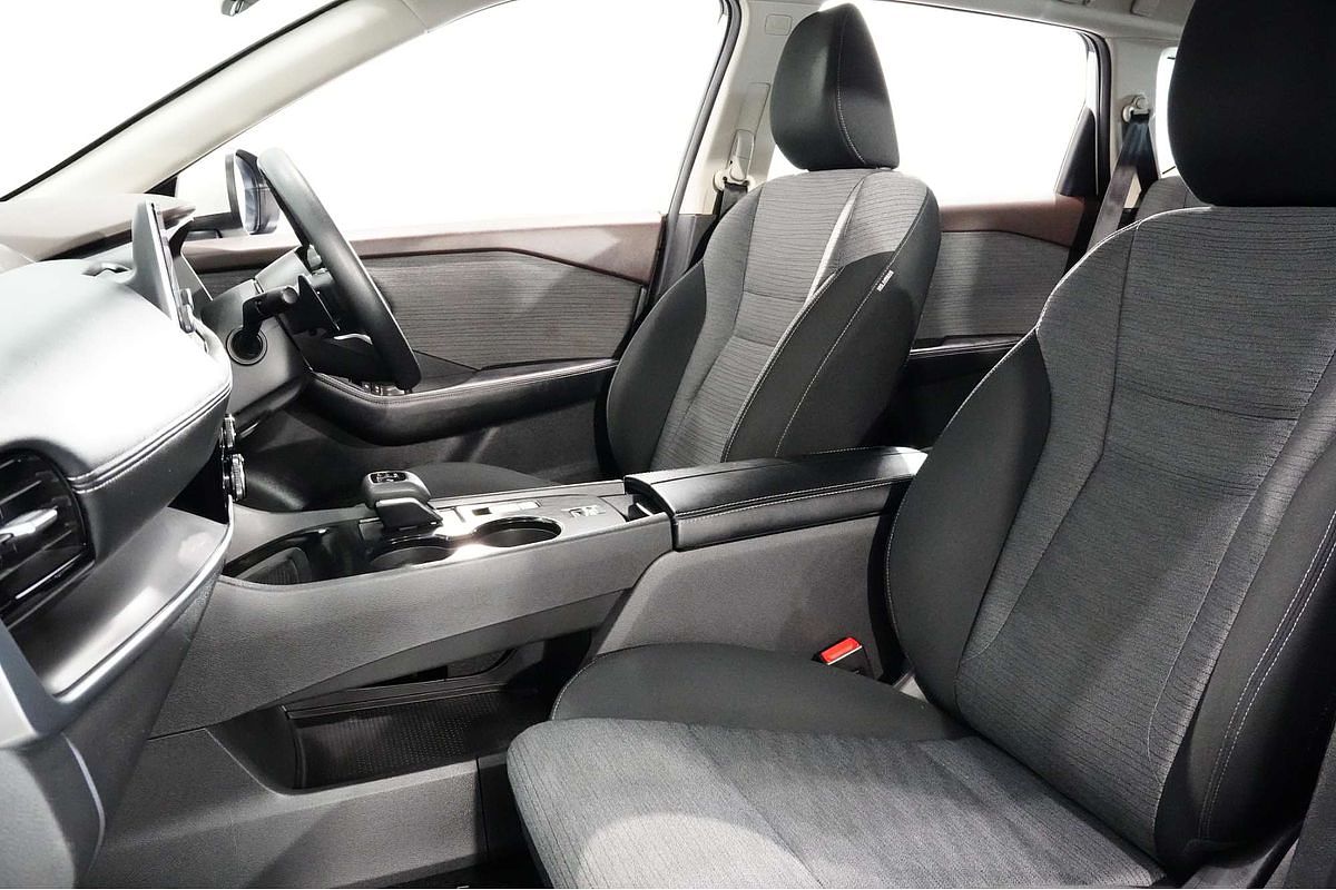 2024 Nissan X-TRAIL ST T33