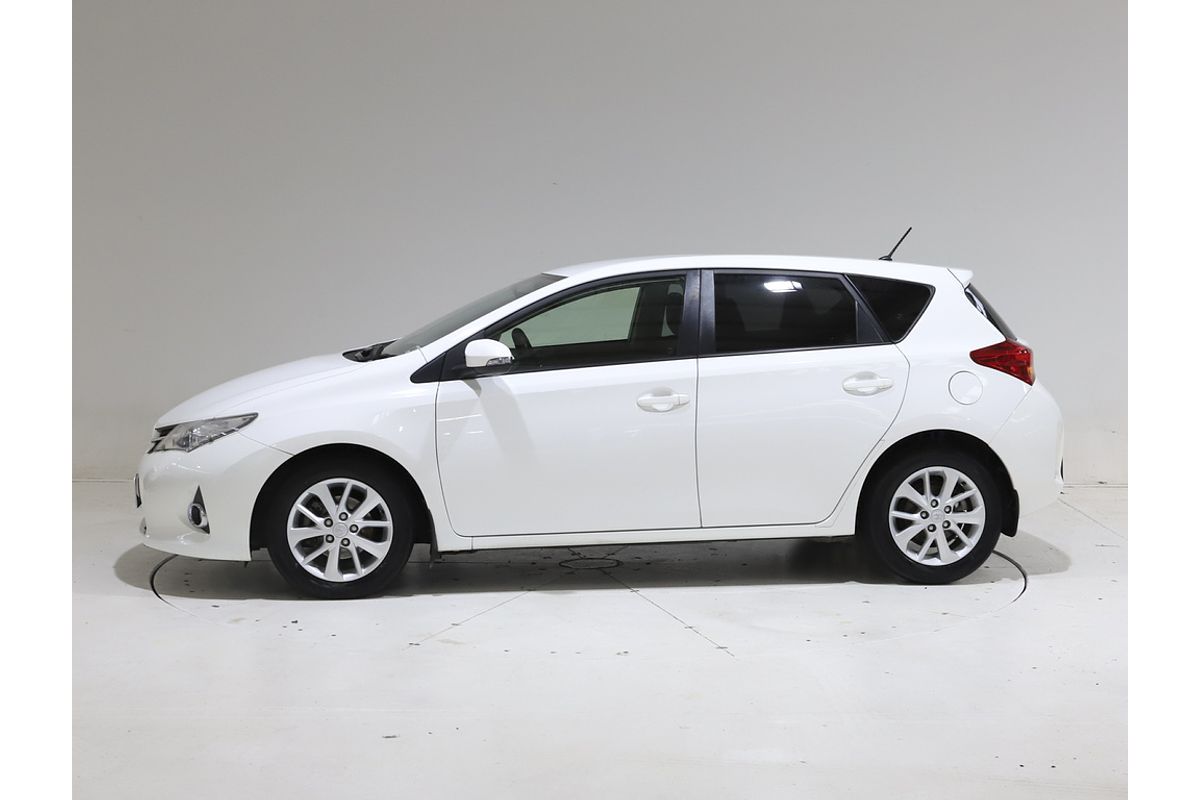 Corolla Ascent Sport 1.8L Petrol CVT 5 Door Hatch 4436080 001