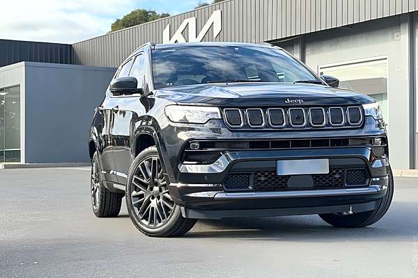 2023 Jeep Compass S-Limited M6