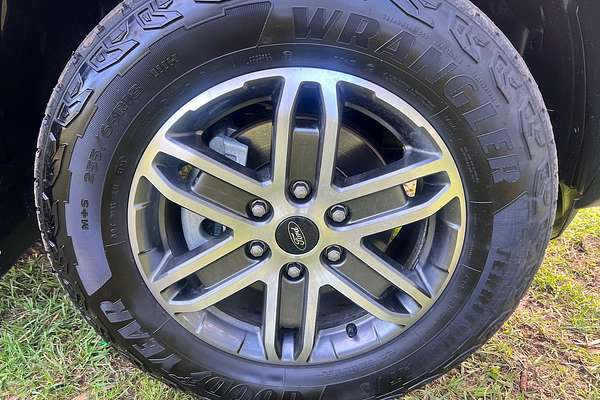 2025 Ford Everest Trend 2.0L thumb-14