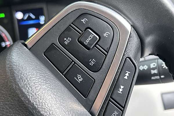 2023 Toyota Hiace GDH300R LWB thumb-17