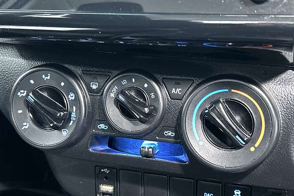 2022 Toyota Hilux SR GUN126R 4X4 thumb-14