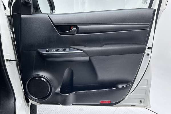 2022 Toyota Hilux SR GUN126R 4X4 thumb-17