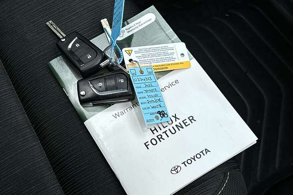2022 Toyota Hilux SR GUN126R 4X4 thumb-21