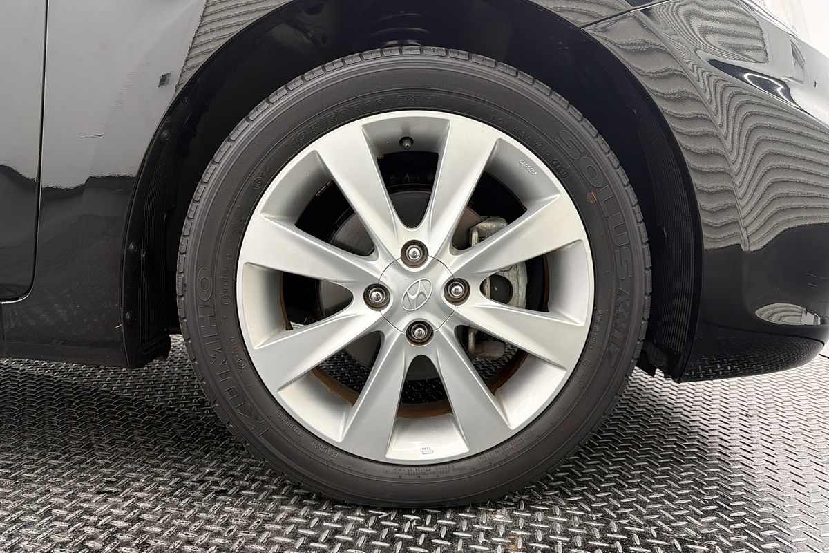 2019 Hyundai Accent Sport RB6