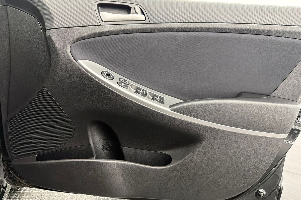 2019 Hyundai Accent Sport RB6