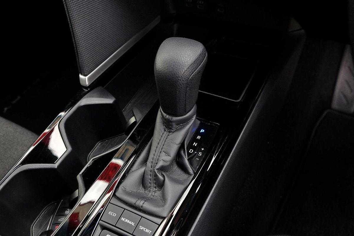 2025 Toyota Camry Ascent AXVH80R