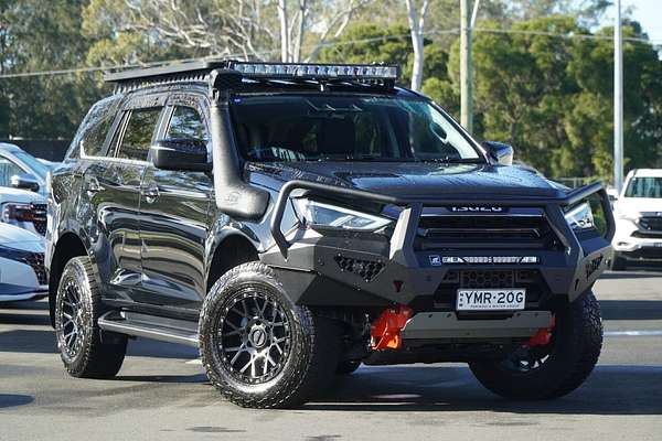 2022 Isuzu MU-X LS-T