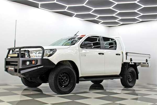 2019 Toyota HILUX SR DUAL CAB GUN126R