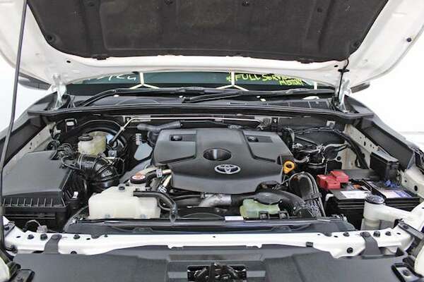 2019 Toyota HILUX SR DUAL CAB GUN126R