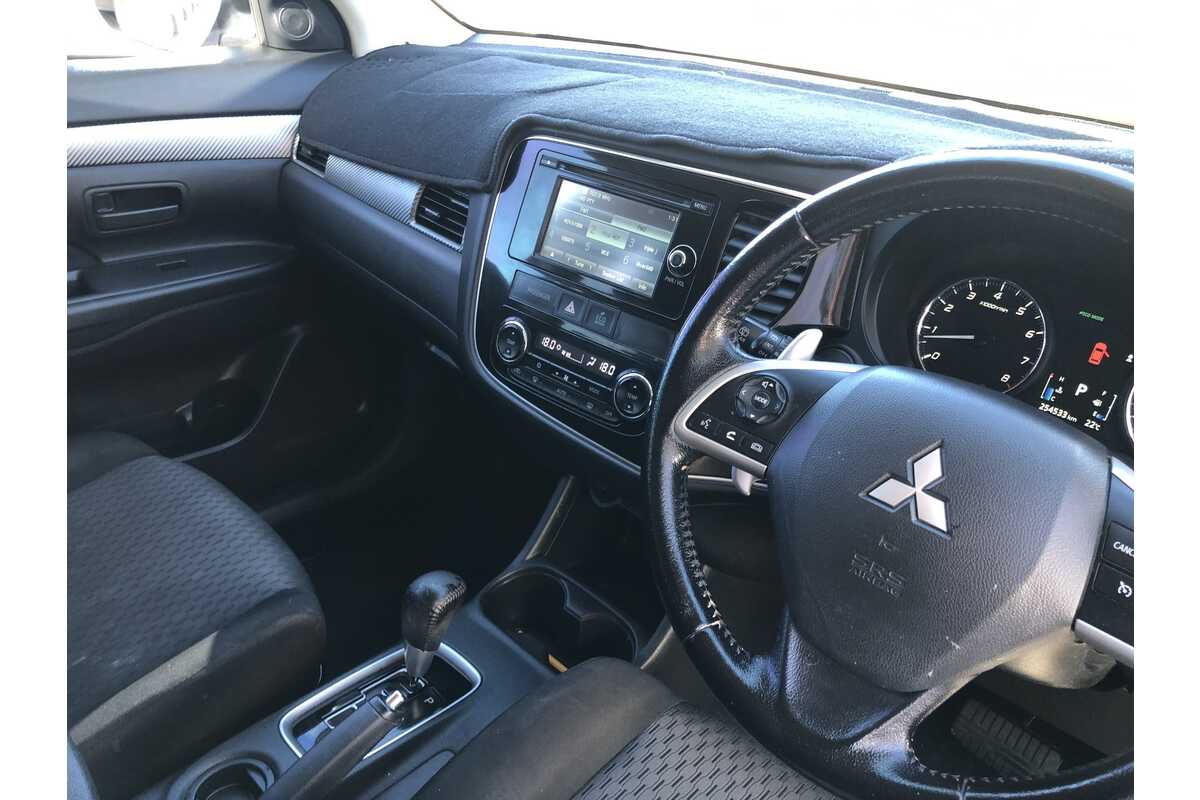 2012 Mitsubishi Outlander ES 2WD ZJ MY13