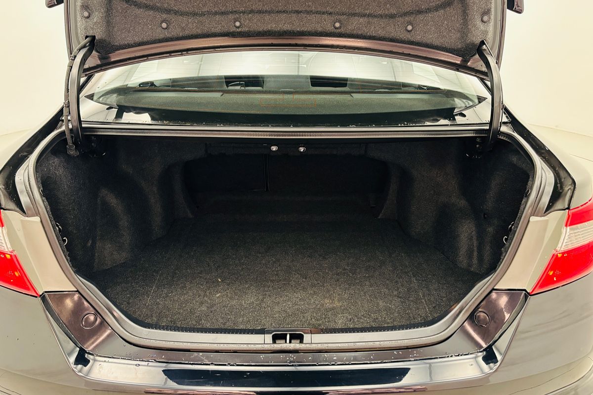 Sportivo SX6 3.5L PETROL Automatic Sedan