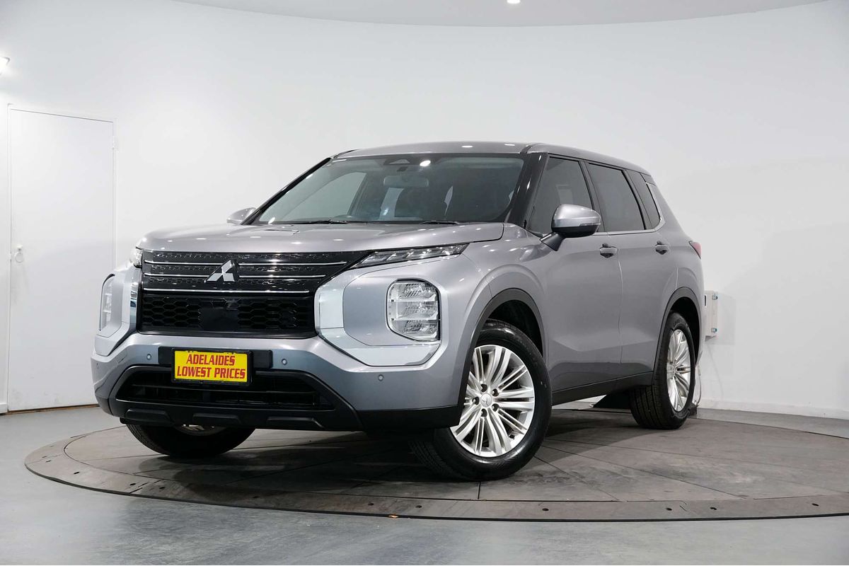 2022 Mitsubishi Outlander ES ZM