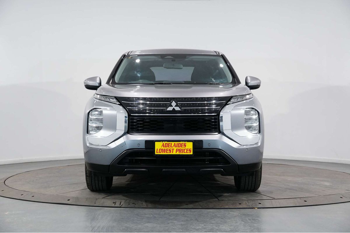 2022 Mitsubishi Outlander ES ZM