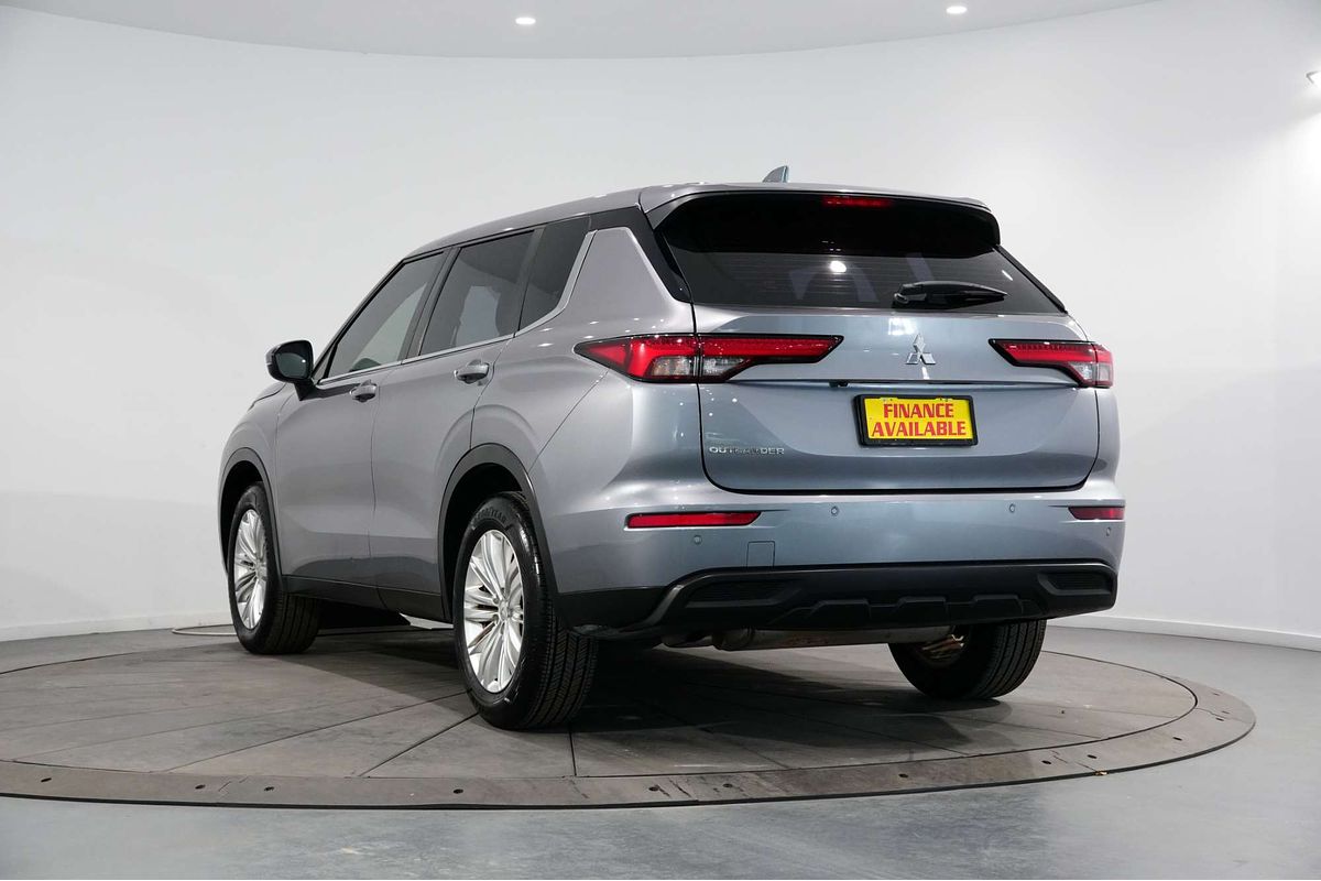 2022 Mitsubishi Outlander ES ZM