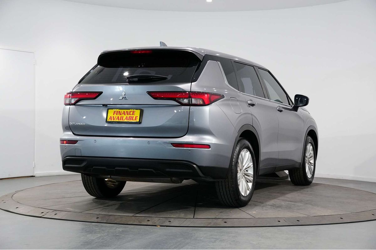 2022 Mitsubishi Outlander ES ZM