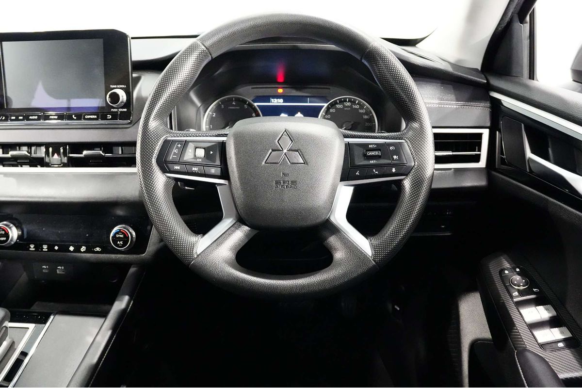 2022 Mitsubishi Outlander ES ZM