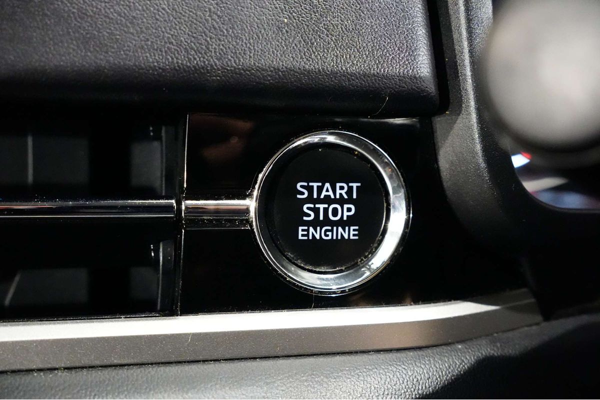 2022 Mitsubishi Outlander ES ZM