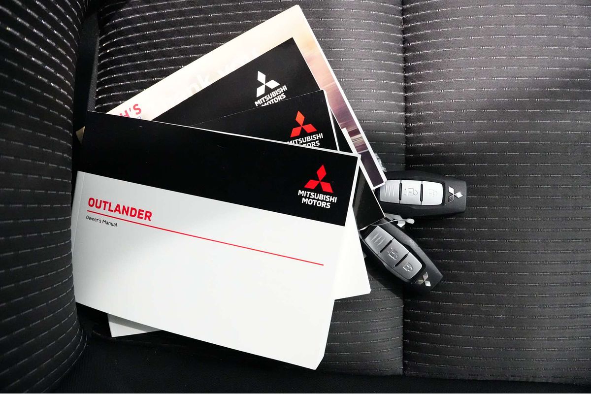 2022 Mitsubishi Outlander ES ZM