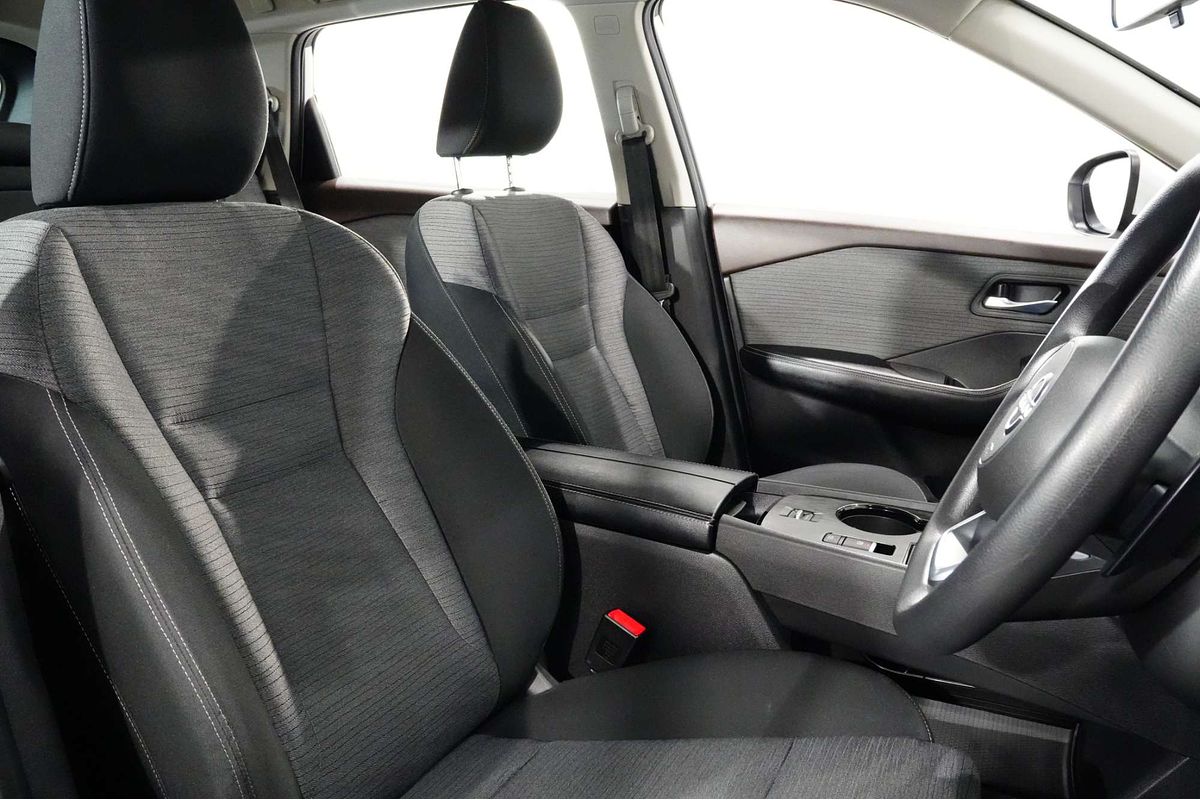 2024 Nissan X-TRAIL ST T33