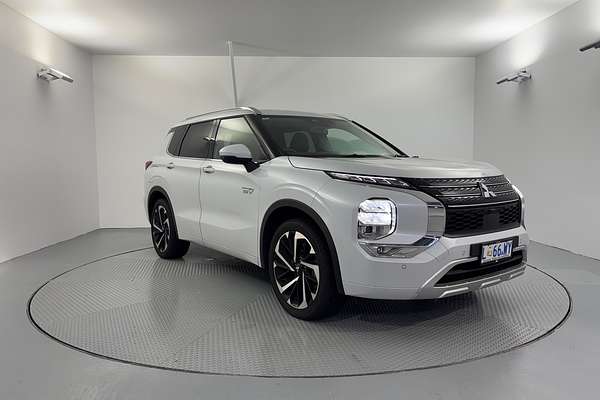 2024 Mitsubishi Outlander PHEV Exceed ZM