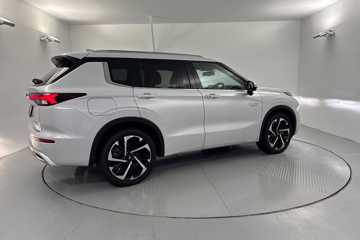 2024 Mitsubishi Outlander PHEV Exceed ZM