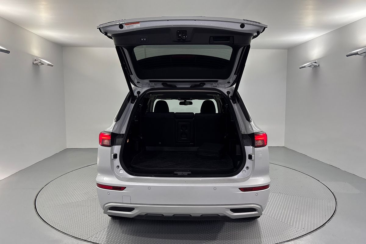2024 Mitsubishi Outlander PHEV Exceed ZM