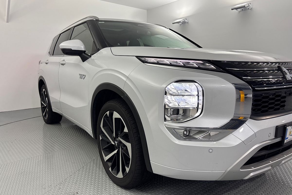 2024 Mitsubishi Outlander PHEV Exceed ZM