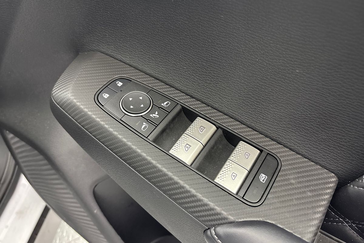 2024 Mitsubishi Outlander PHEV Exceed ZM