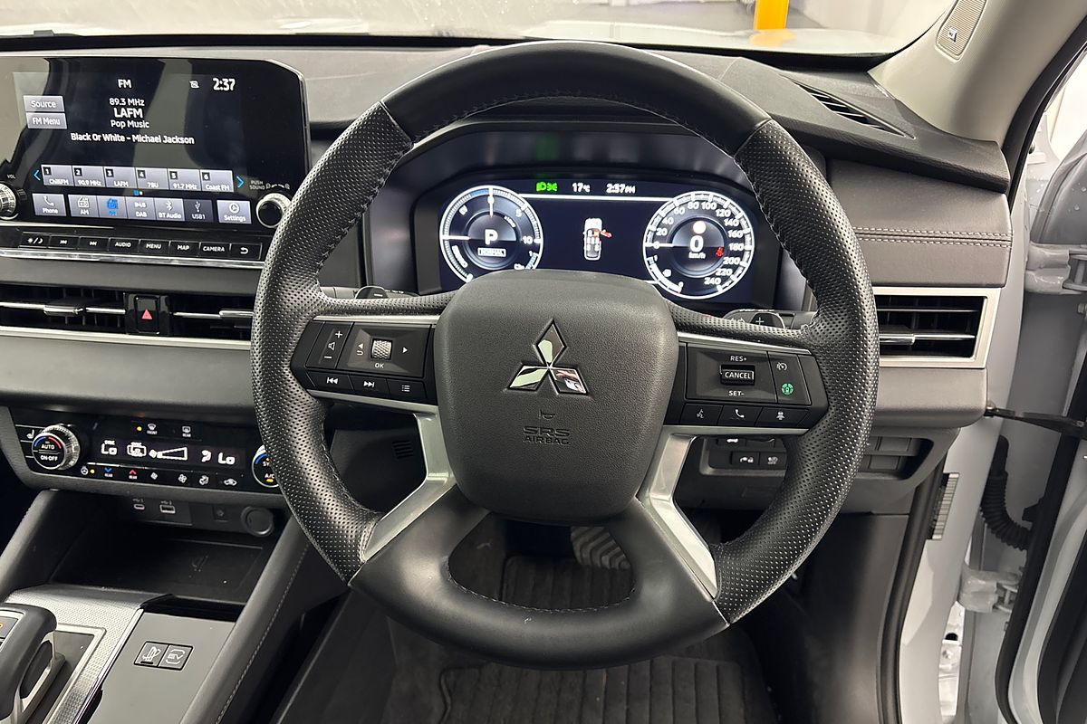 2024 Mitsubishi Outlander PHEV Exceed ZM