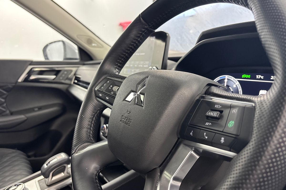2024 Mitsubishi Outlander PHEV Exceed ZM
