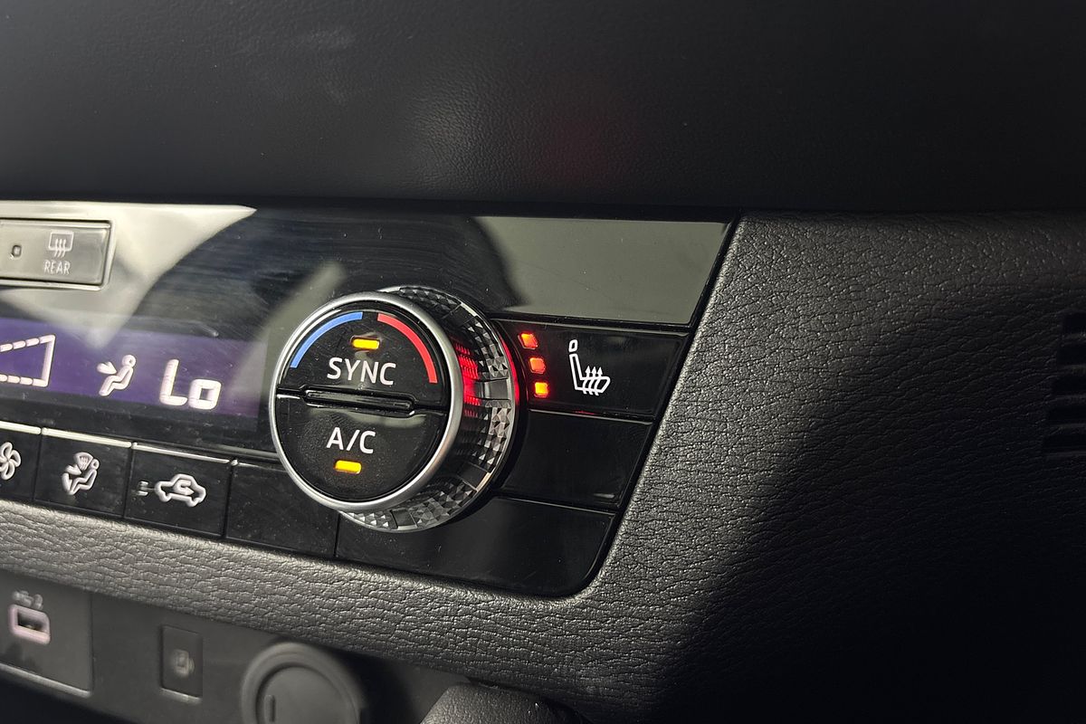 2024 Mitsubishi Outlander PHEV Exceed ZM