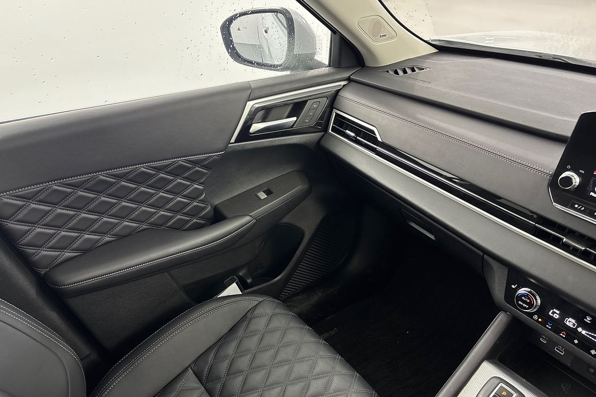 2024 Mitsubishi Outlander PHEV Exceed ZM