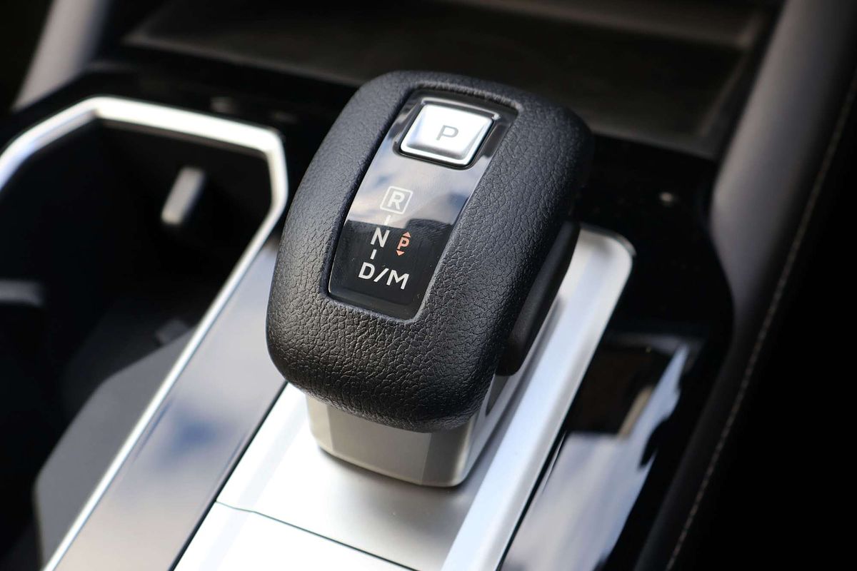 2025 Mitsubishi Outlander ES ZM
