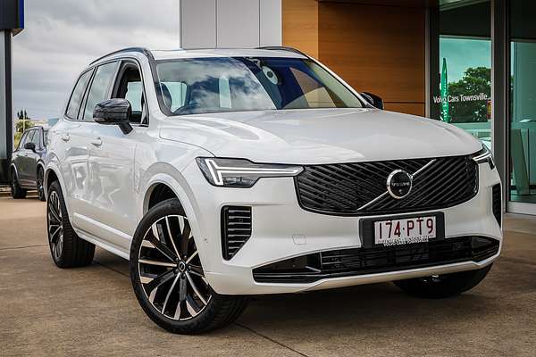2025 Volvo XC90 Ultra B5 Dark