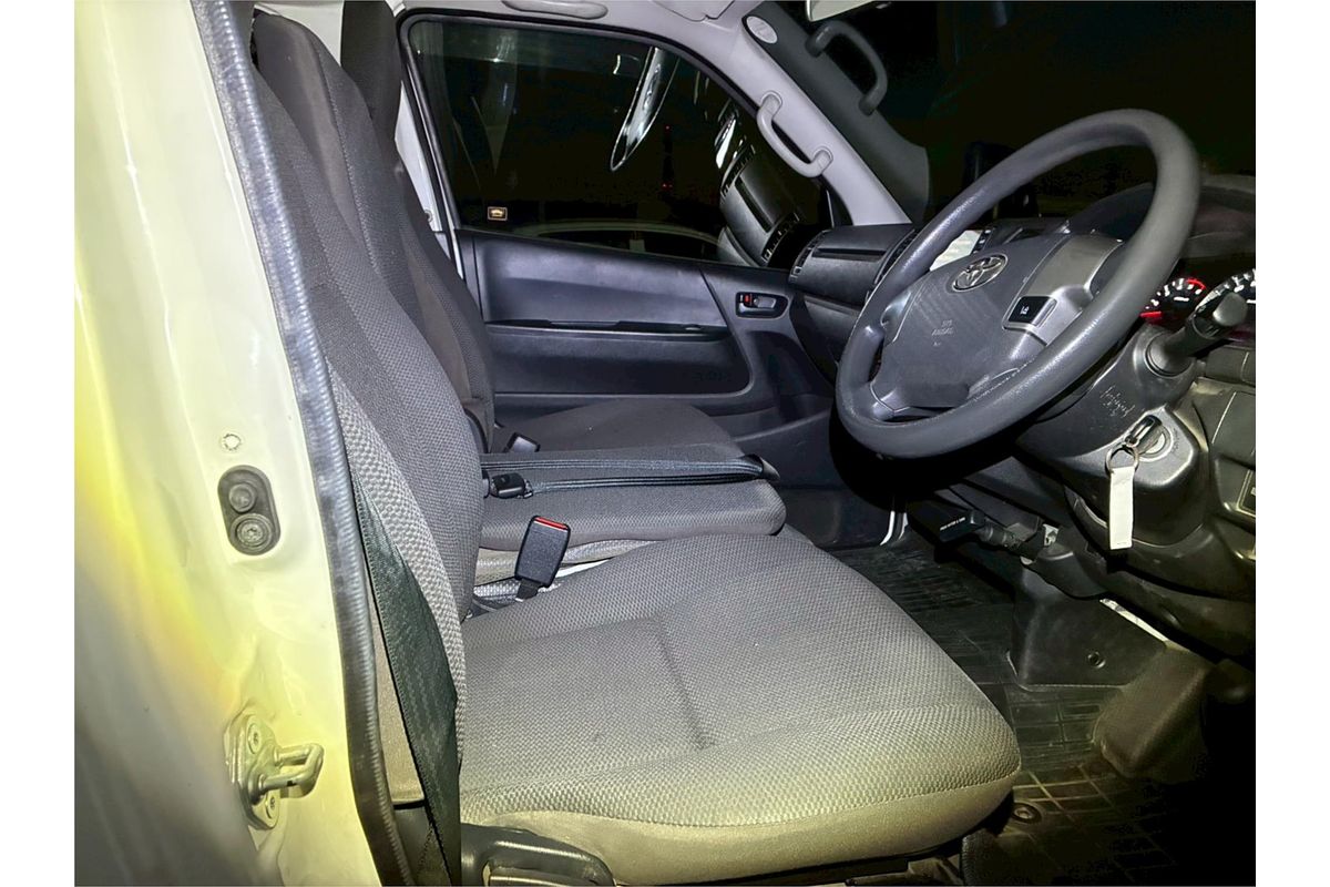 2020 Toyota Hiace DX
