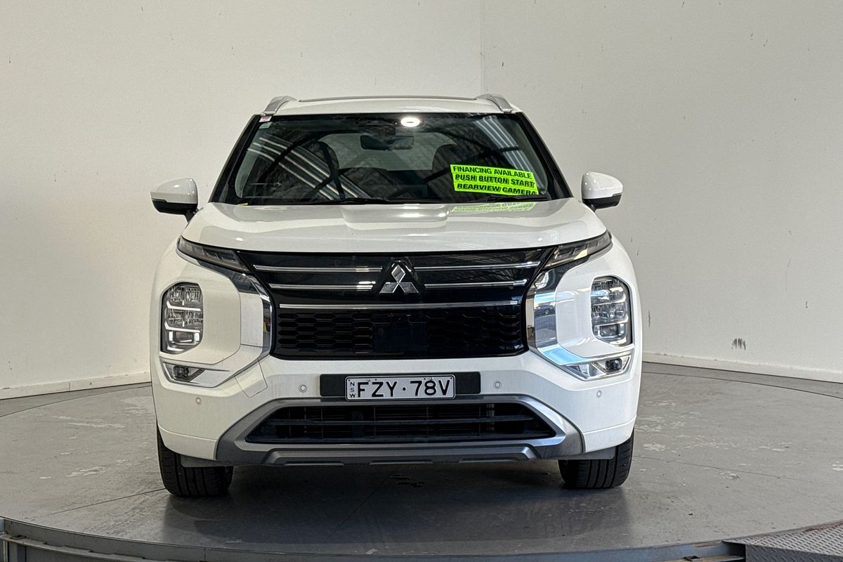2025 Mitsubishi Outlander Exceed ZM