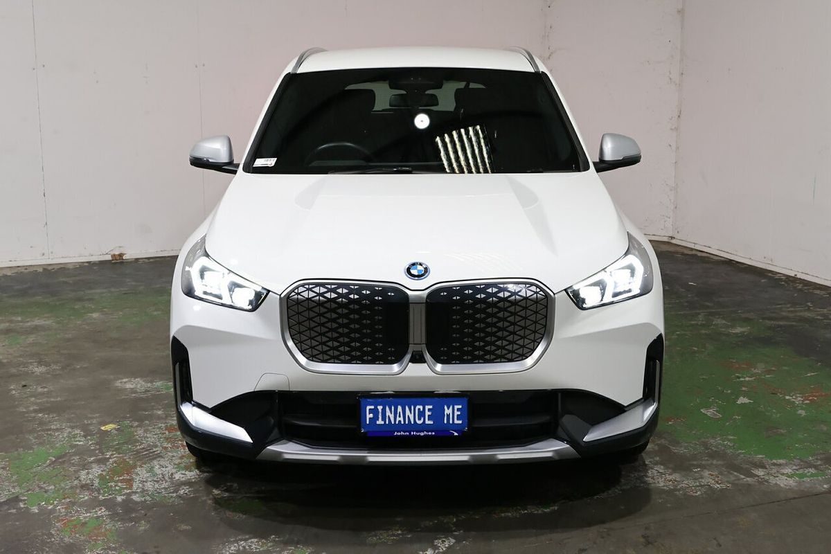 2024 BMW iX1 eDrive20 xLine U11