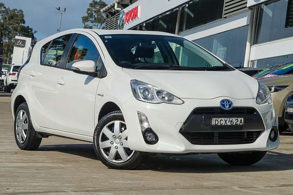 2015 Toyota Prius C NHP10R