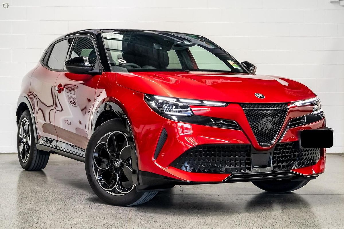 2025 Alfa Romeo Junior Ibrida Series 1