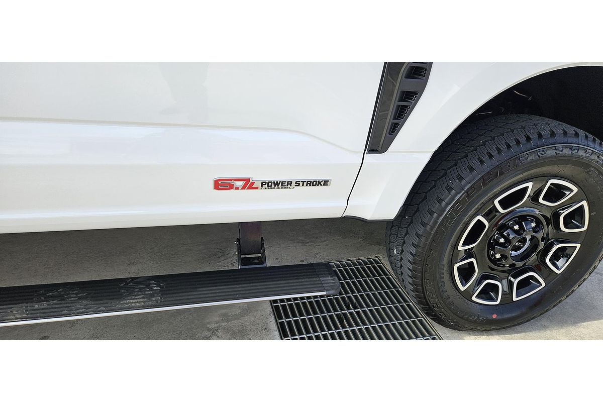 2025 Ford F350 Platinum 4X4