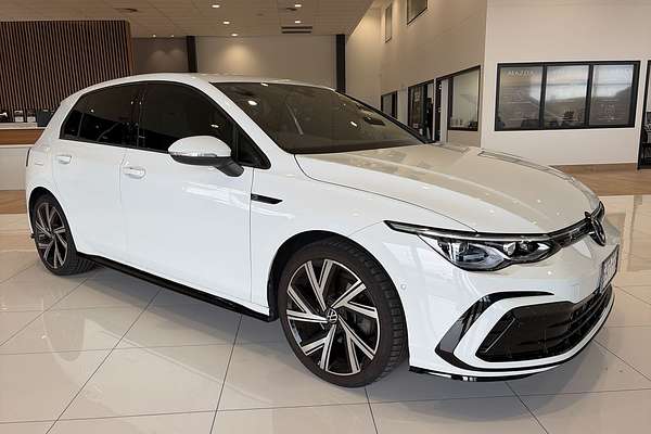 2022 Volkswagen Golf 110TSI R-Line 8