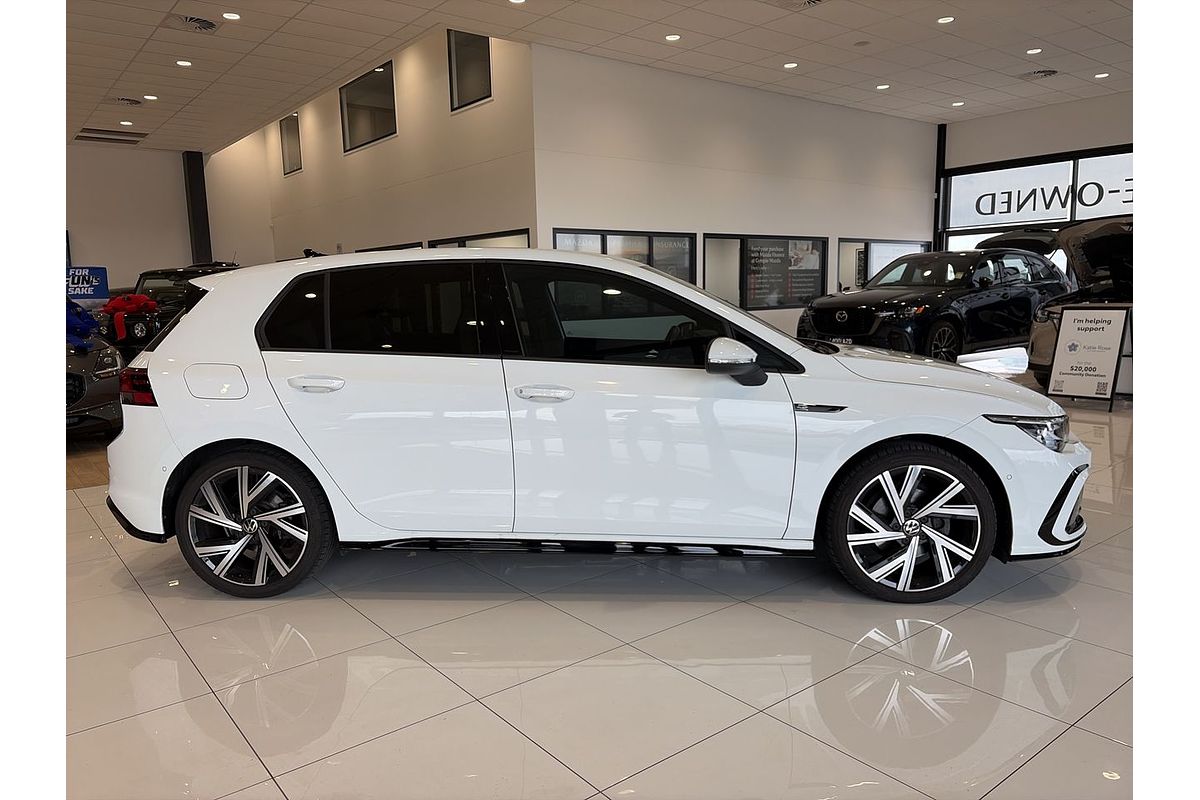 2022 Volkswagen Golf 110TSI R-Line 8