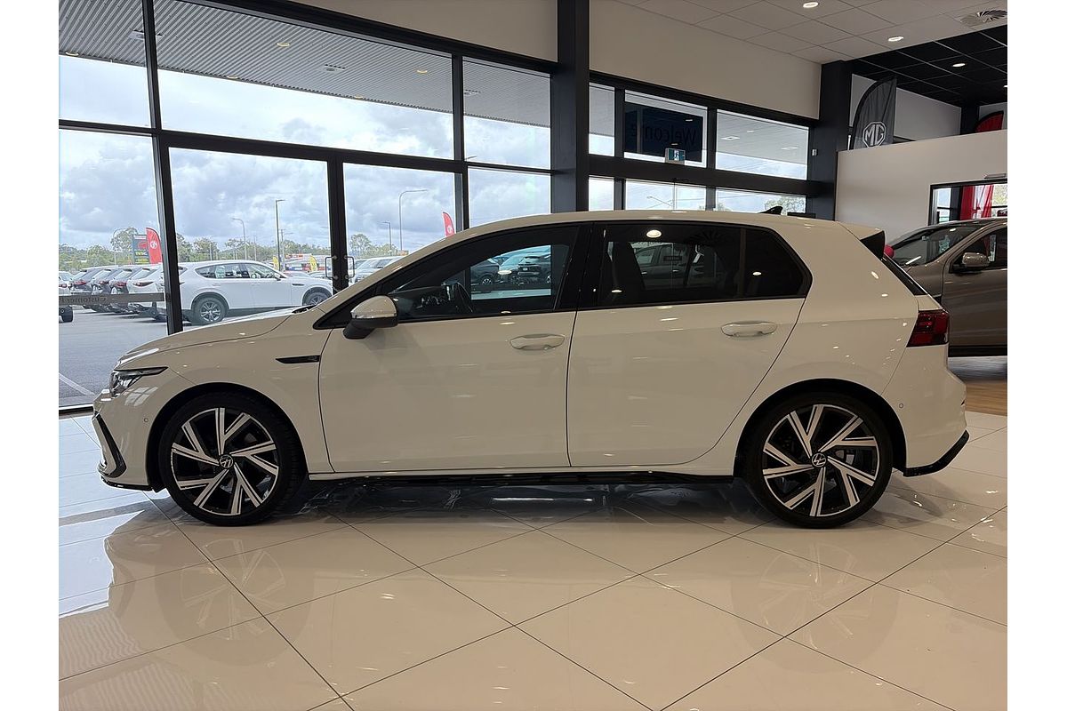 2022 Volkswagen Golf 110TSI R-Line 8