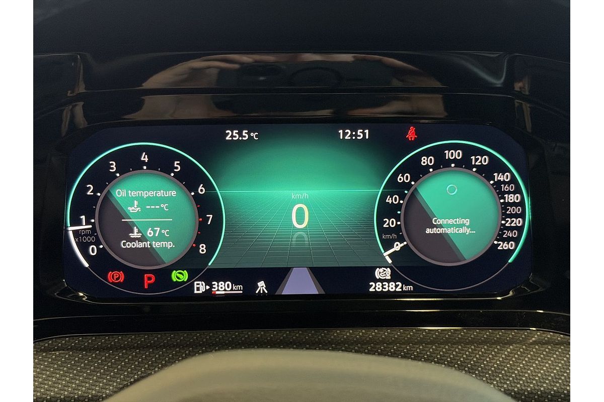 2022 Volkswagen Golf 110TSI R-Line 8