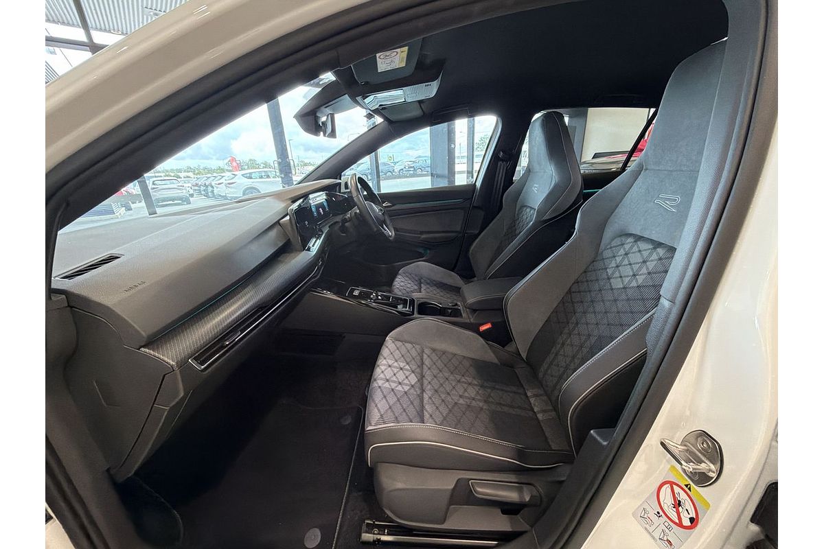 2022 Volkswagen Golf 110TSI R-Line 8