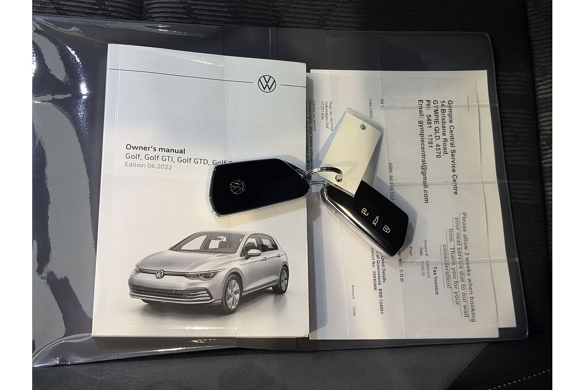 2022 Volkswagen Golf 110TSI R-Line 8