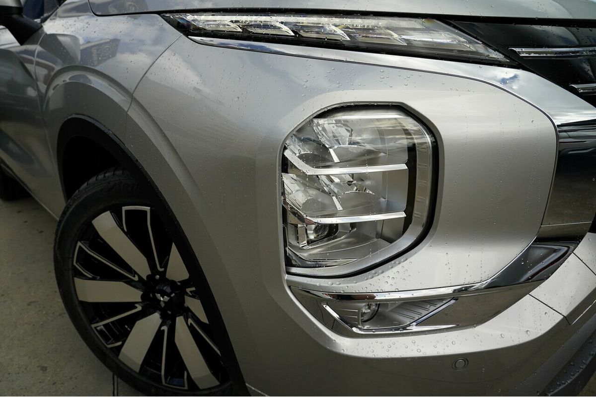 2025 Mitsubishi Outlander Exceed ZM