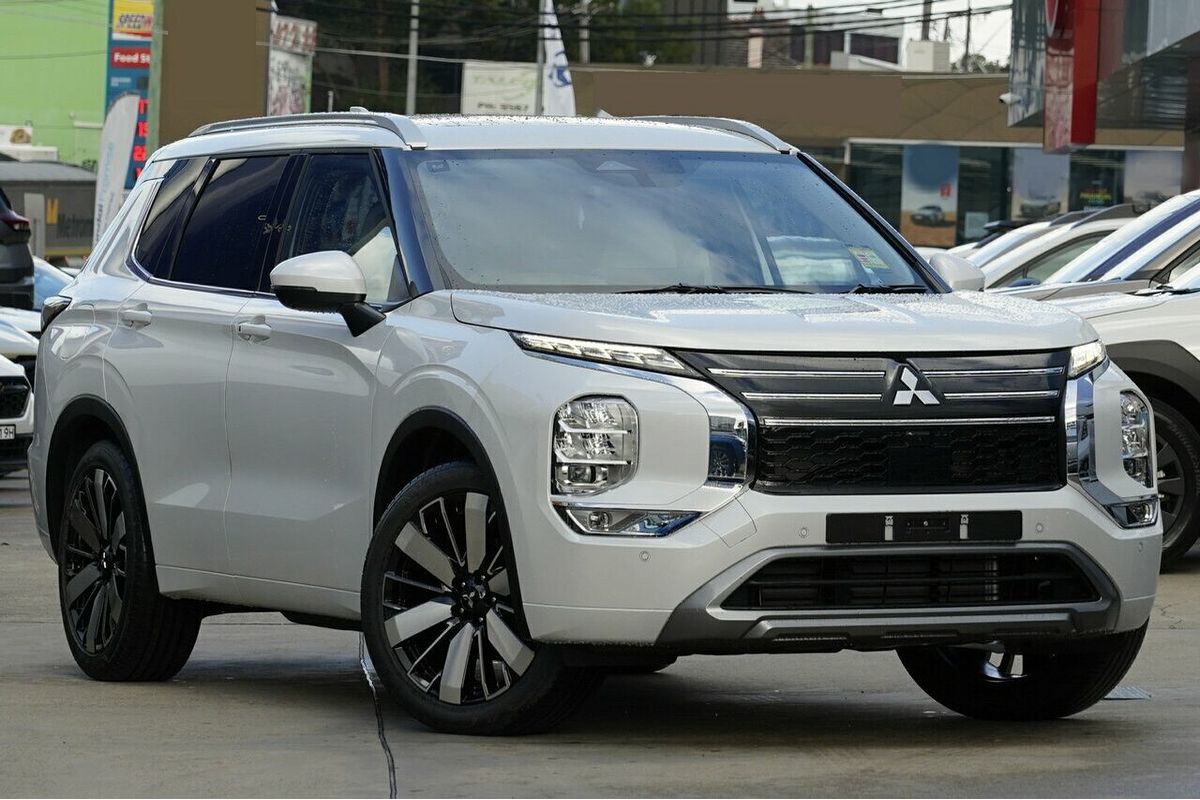 2025 Mitsubishi Outlander Exceed ZM