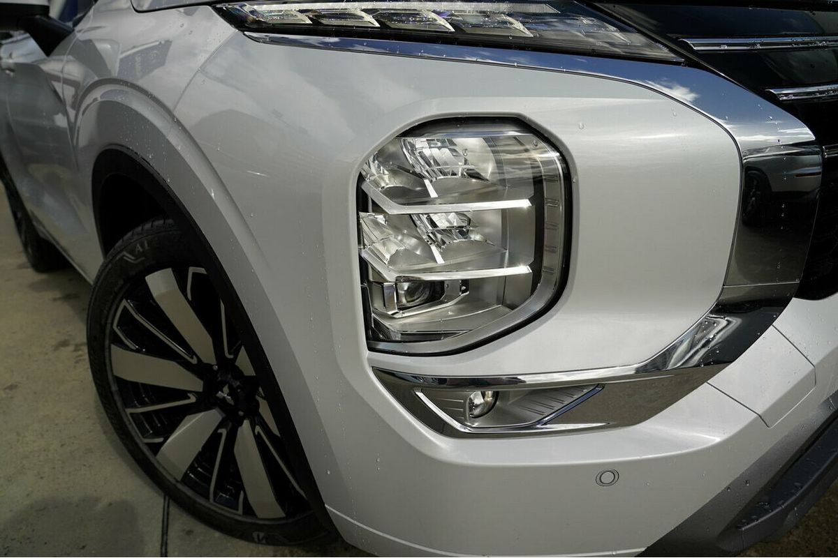2025 Mitsubishi Outlander Exceed Tourer ZM